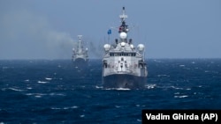 Турецький корабель НАТО проводить маневри в Чорному морі