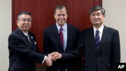미국, 한국, 일본의 북 핵 6자회담 수석대표들은 지난 19일 미국 수도 워싱턴에서 만나 대북 공조 방안을 논의한 바 있다. (자료사진)