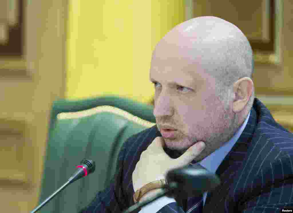 Турчинов визнав, що українські силовики нездатні розв&#39;язати кризу на сході України.
