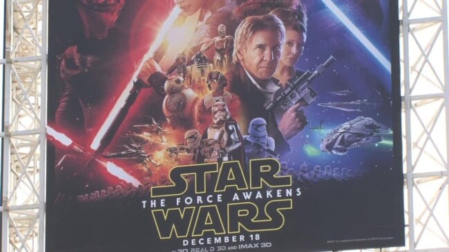 Fans Line up in Hollywood as Latest 'Star Wars' Film Nears