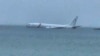 Avion američke mornarice u zalivu na Havajima (Foto: Diane Dircks via AP)