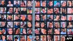 Portretet e izraelitëve që po mbahen peng në Gazë pas sulmit të grupit militant të Hamasit ndaj Izraelit në 7 tetor 2023.
