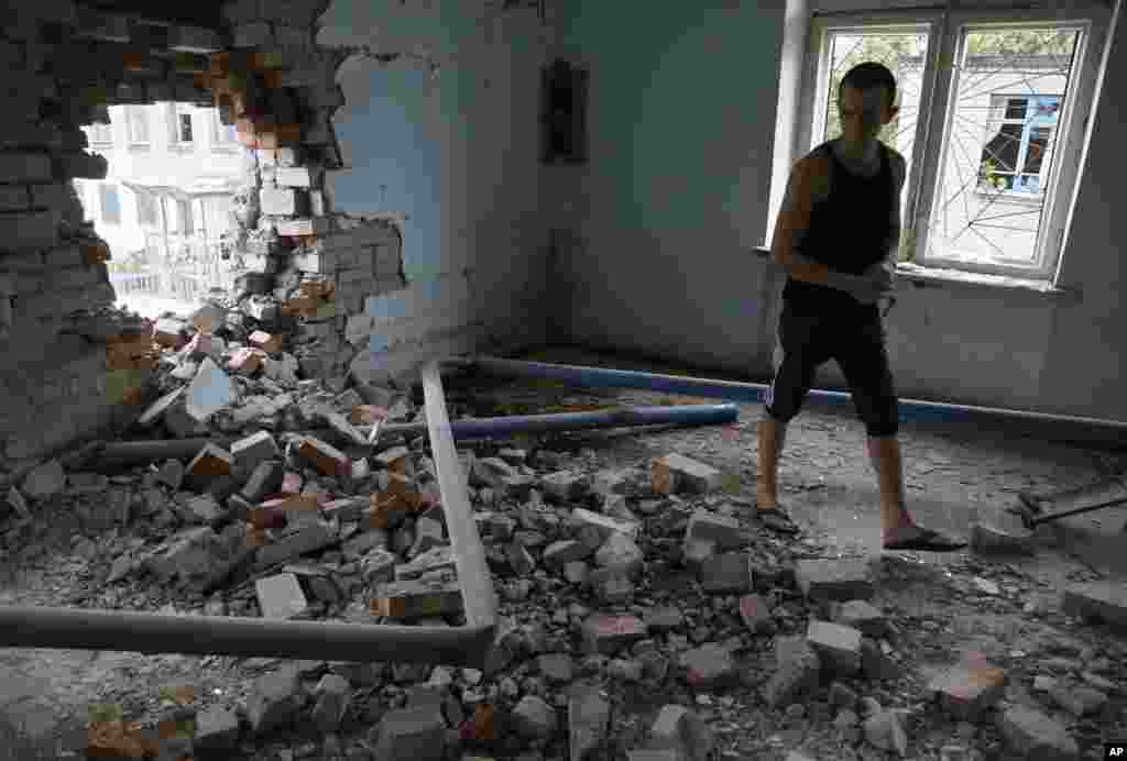 Руйнування у в&#39;язниці на Донеччині. Між тим, за інформацією УП, командир батальйону &quot;Азов&quot; Андрій Білецький вважає, що звільнення Донецька може зайняти щонайменше кілька тижнів.