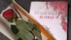 El habitual aglomeramiento en las calles en la festividad, comprando libros y rosas ha cambiado por completo este año a causa del coronavirus.